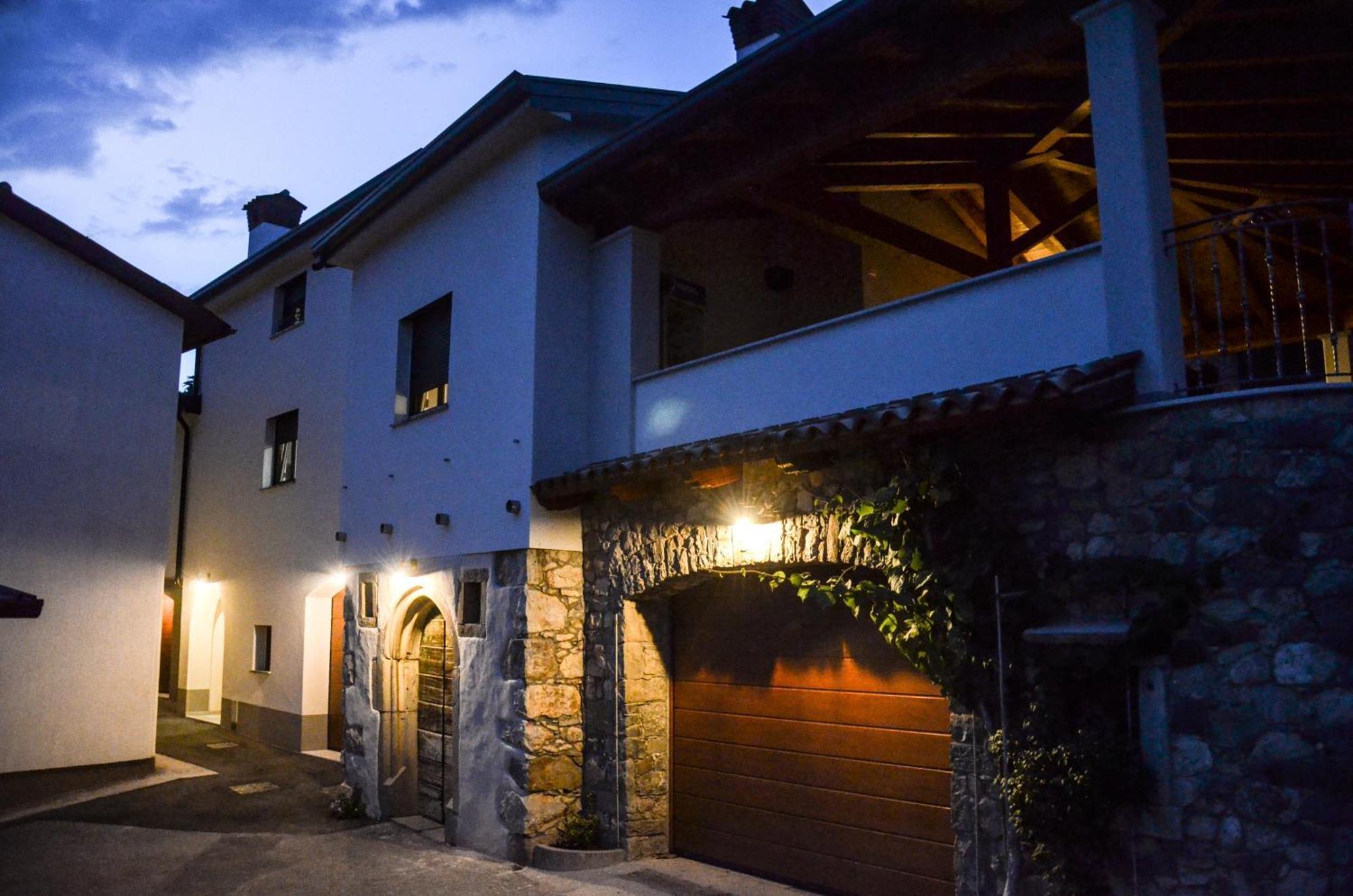 Apartmaji Tanto Malovse Crnice Exterior photo