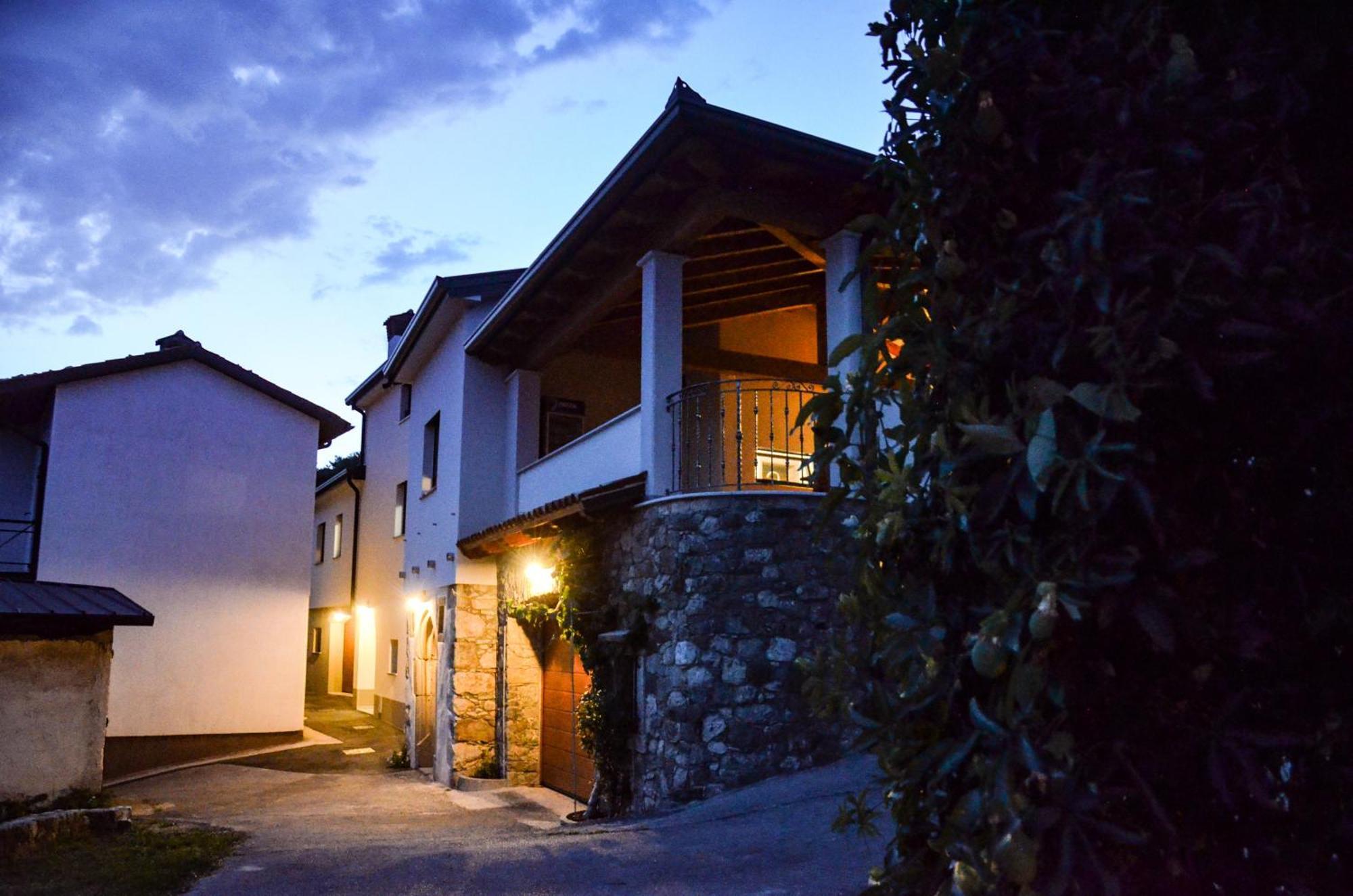 Apartmaji Tanto Malovse Crnice Exterior photo
